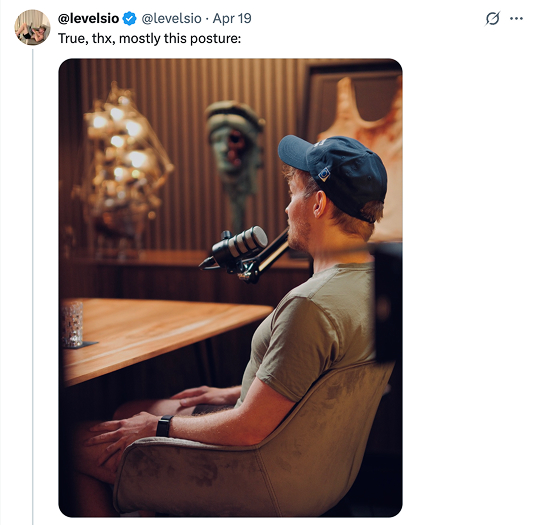 Tweet screenshot 3: Peter Levels' response