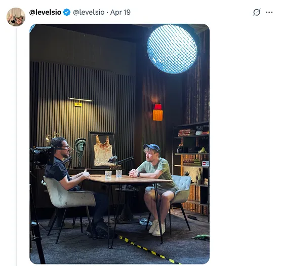 Peter Levels discussing common slouching issues at desk